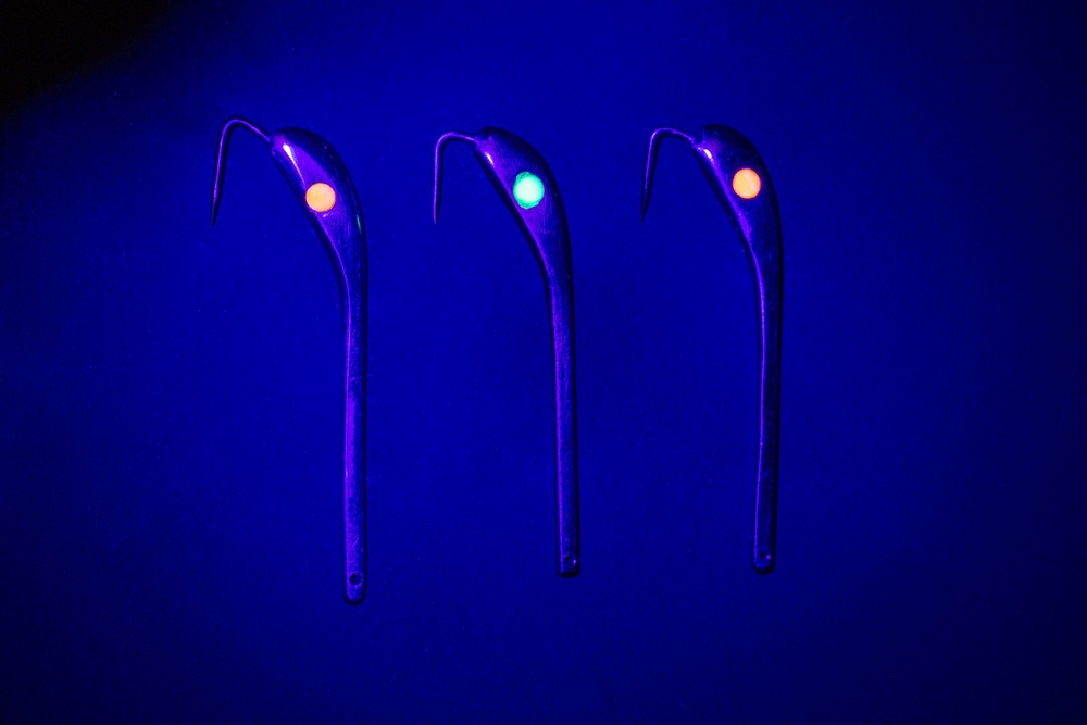 Блесна Огонь 3 см UV-вставка