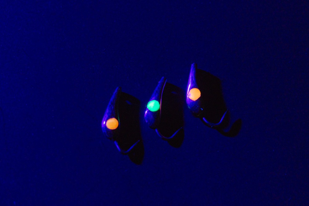 Блесна Огонь 1 см UV-вставка