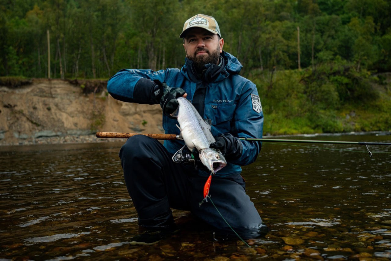 Воблер 80 мм 13 гр № 17