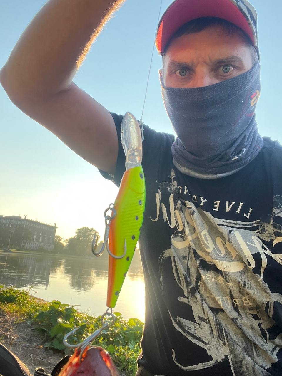 Воблер 80 мм 11 гр  № 107